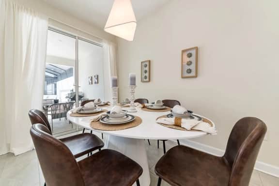 Beautiful house, great location, private pool - Image 3