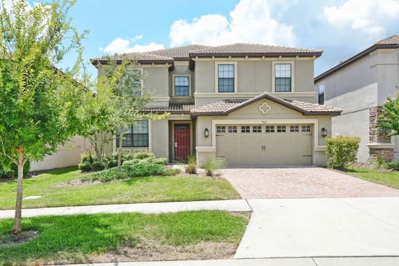 Beauty Home, Private Pool in Champions Gate - Image 4