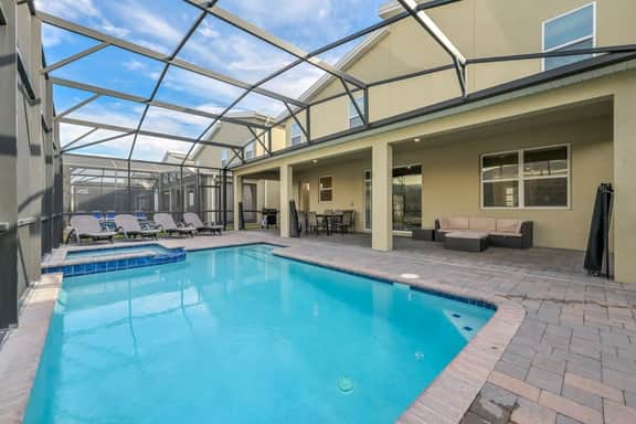 Charming Home, Ideal Location, Spacious, Game Room - Image 2