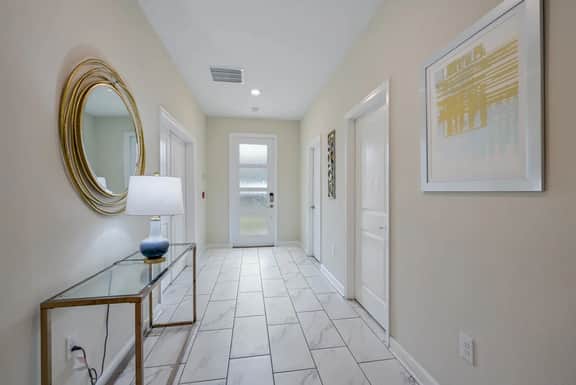 Charming Home, Ideal Location, Spacious, Game Room - Image 4