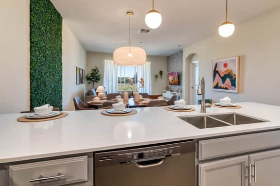 Chic 3BR Modern Condo, Spacious & Mickey-Themed - Image 4