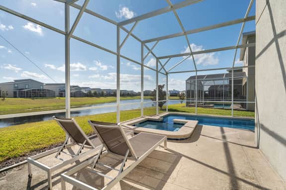 Chic 5Bed Home close to Disney parks - Image 3