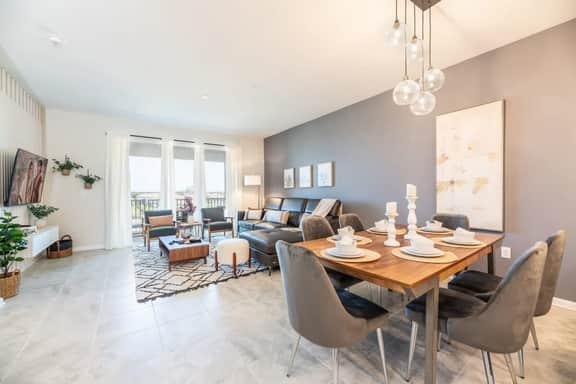 Chic Spacious Condo, Perfect for Your Vacation - Image 5