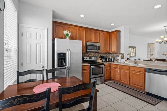 Comfortable 3BR Near Convention Center & Epic Park - Image 3