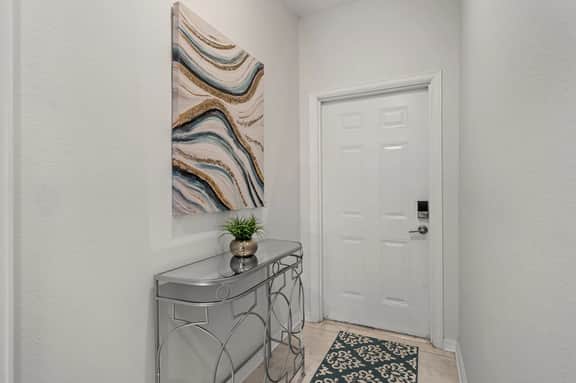 Cozy & Stylish 2BR Condo, Prime Storey Lake Spot - Image 3