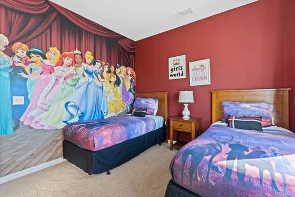 Cozy 4BR Retreat Near Orlando Attractions - Image 2