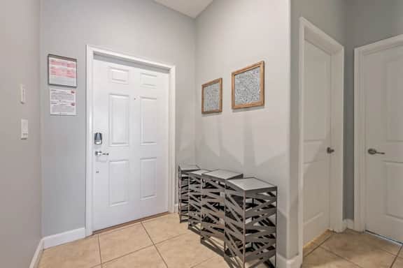 Cozy Home Near Disney Parks - Prime Location - Image 2
