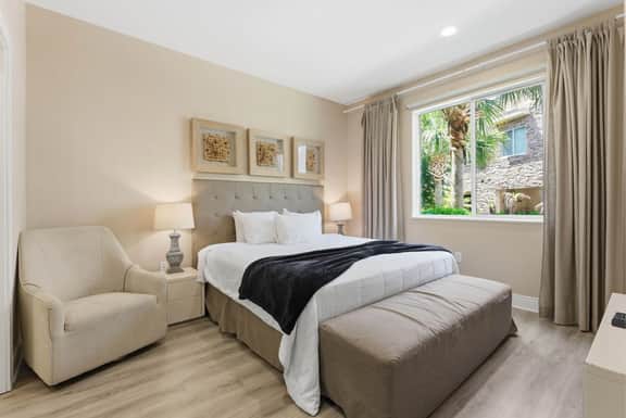 Designer 4BR Getaway, Sleek Laminate Floors - Image 3