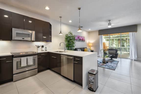 Distinctive Home, Private Pool - Image 5
