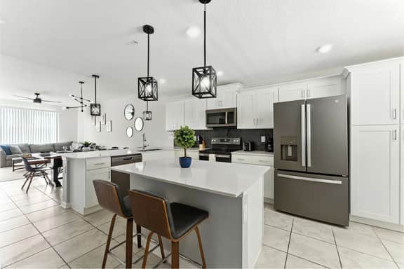 Elegant 2BR in Storey Lake, Top Location - Image 5