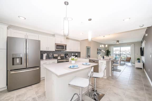 Elegant 2Bed Condo in Storey Lake, Prime Location - Image 5