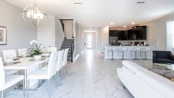 Getaway Delight-8 Bedrooms, Pool & Great Location - Image 3