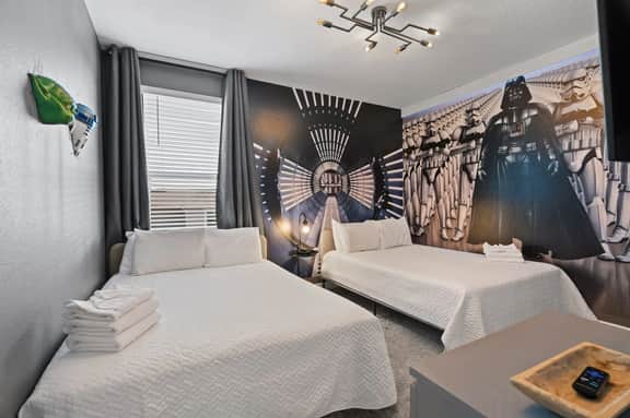 Gorgeous 6-bedroom house with private pool - Image 3
