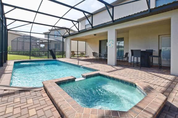 Home 8 Bdrm at Windsor Westside with Top Amenities - Image 2