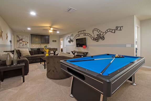 Home 8 Bdrm at Windsor Westside with Top Amenities - Image 3