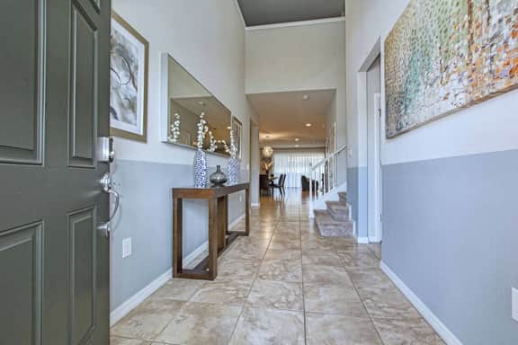 Home 8 Bdrm at Windsor Westside with Top Amenities - Image 5