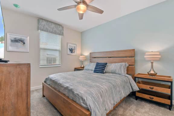 9BR Family Retreat, Private Pool, Storey Lake - Image 4