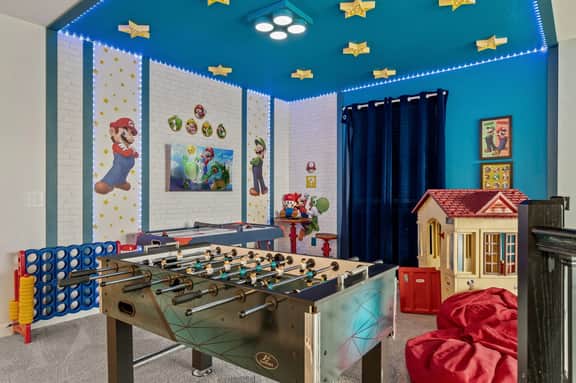 Luxury 5Bed Home with Pool and Game Room - Image 3