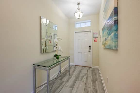 Luxury Storey Lake Retreat - Spacious, Disney-Near - Image 2