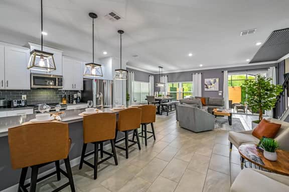 Luxury, Corner Lot, Pond View Vacation Home - Image 4