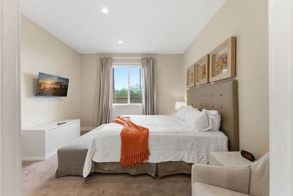 Magic Village 4BR, Spacious and Stylish - Image 2