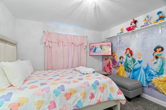 Magical Themed Home with Pool in Top Resort - Image 3
