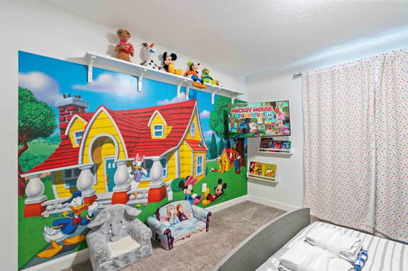 Magical Themed Home with Pool in Top Resort - Image 4