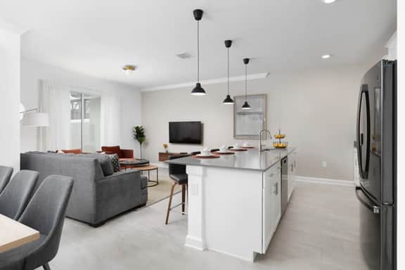 Modern Chic-Spacious, Private Pool, Prime Location - Image 4