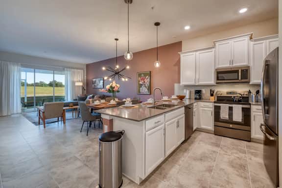 Modern Condo with Mickey Room, a Family Paradise - Image 2