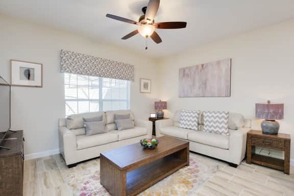 Private Pool, Prime Location, Beautiful Home - Image 2