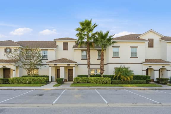 Relaxing 4BR Villa with Pool in Champions Gate - Image 4