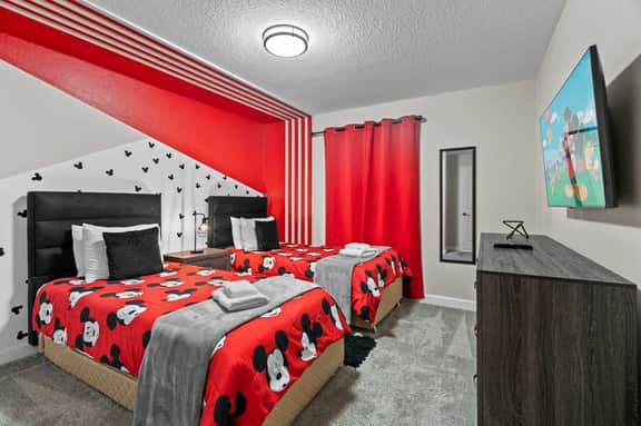 Relaxing Getaway Near Disney with Pool & Themed Rooms - Image 3