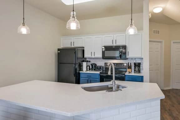 Remodeled Gem - Comfort and Location - Image 3