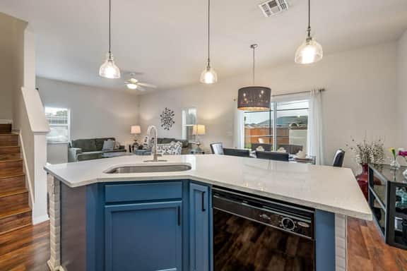 Remodeled Gem - Comfort and Location - Image 5