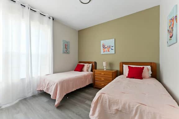 Resort Condo 3BR - Pool, Balcony, Near Disney - Image 5