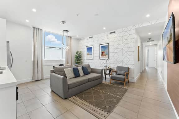 South Beach 2BR Paradise - Image 2
