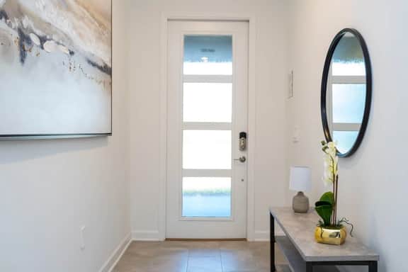 Spacious & Comfy Retreat, Prime Location, Amazing - Image 2