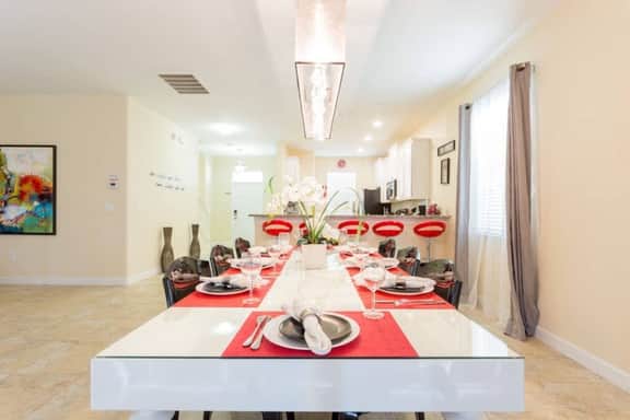 Spacious 5BR, Private Pool, Beautiful Decor - Image 5