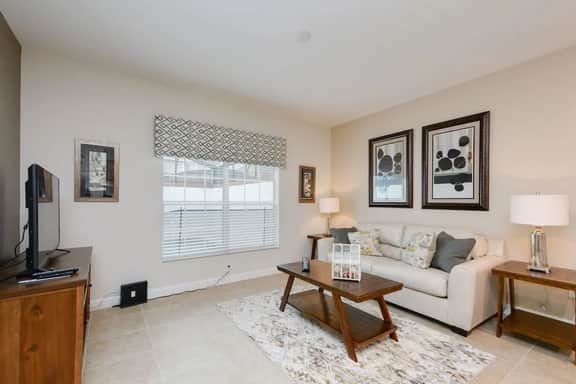 Spacious Cozy Comfort in Every Corner - Image 2
