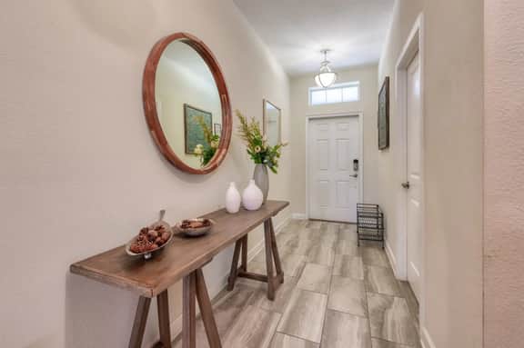 Stunning Home, Private Pool, Great Location - Image 2