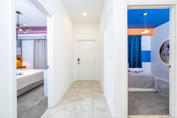 Stylish 2-BR Apt, Sleeps 7, Near Disney Magic - Image 3