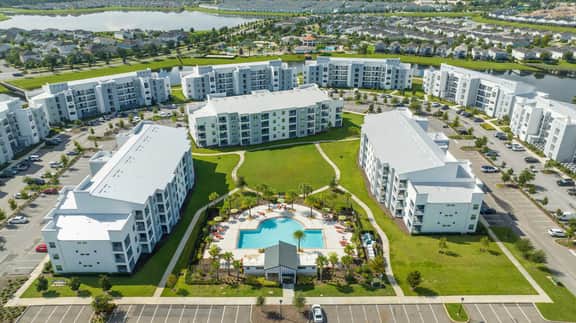 Stylish 2-BR Apt, Sleeps 7, Near Disney Magic - Image 3