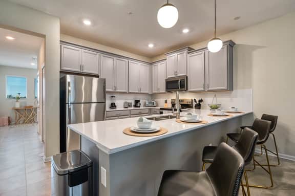 Stylish 3BR Condo, Spacious with Mickey Theme - Image 5