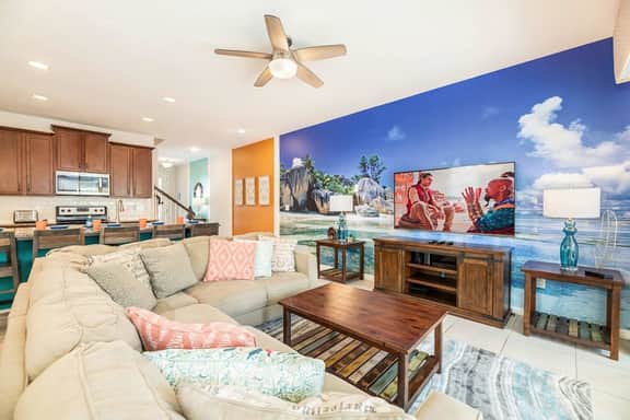 Sunny Retreat-Colorful Home, Pool, Great Location - Image 2