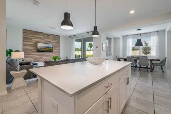 Superb, Spacious Condo, Prime Resort! - Image 4
