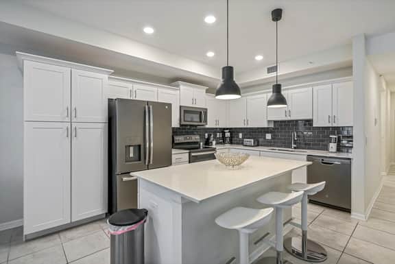 Superb, Spacious Condo, Prime Resort! - Image 4