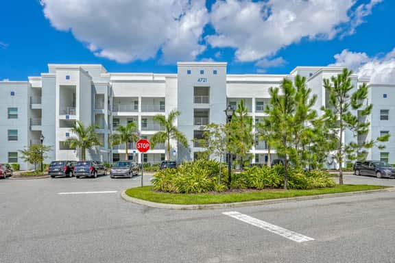 Superb, Spacious Condo, Prime Resort! - Image 2