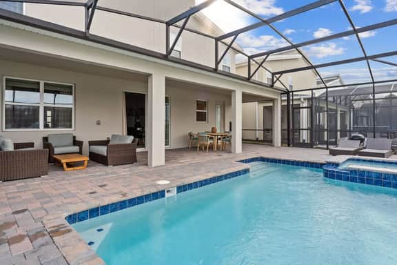 Themed 7Bedroom and Pool 18 guests - Image 3