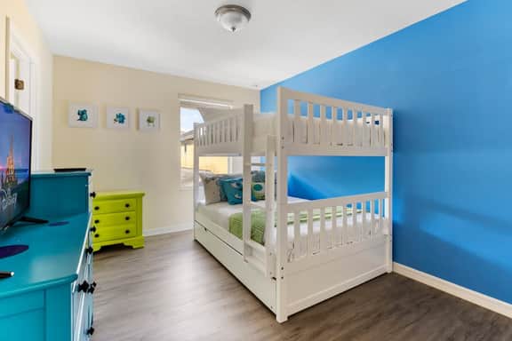 Themed Bedrooms and Large Pool - Image 5