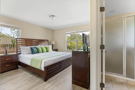 Themed Bedrooms and Large Pool - Image 2